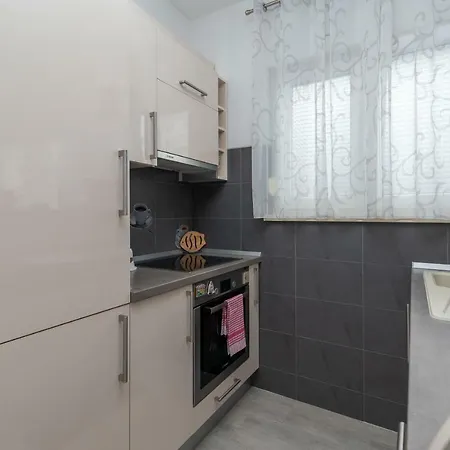 Two Bedroom Marin Apartmán *