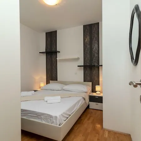 Апартаменты Two Bedroom Marin Трогир