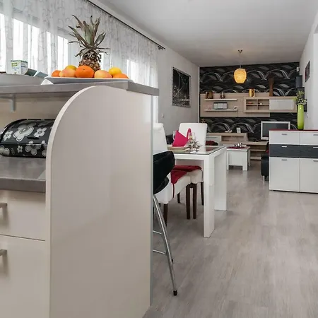 Two Bedroom Marin Апартаменты