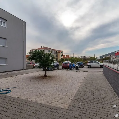 Апартаменты Two Bedroom Marin