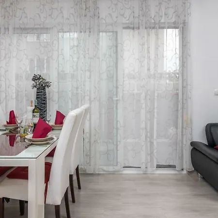 Two Bedroom Marin Апартаменты Трогир