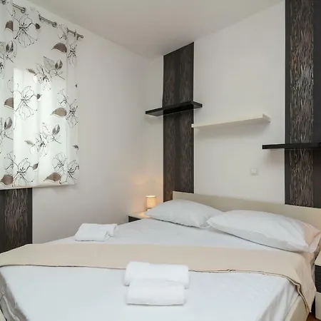 Two Bedroom Marin * Trogir