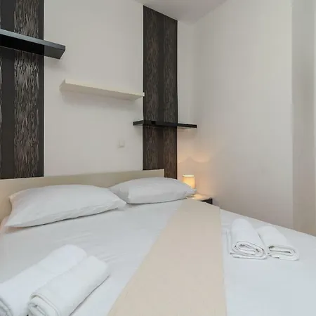 Two Bedroom Marin Апартаменты *