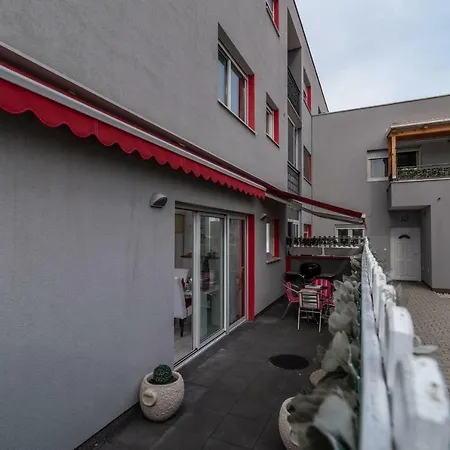 Two Bedroom Marin Апартаменты