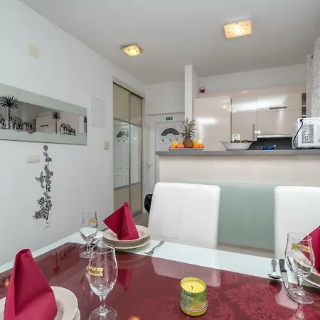 Two Bedroom Marin *