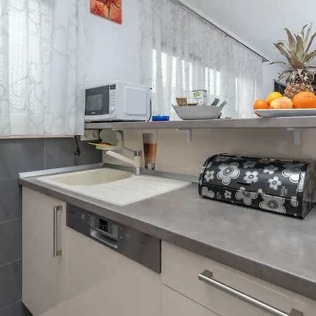 Two Bedroom Marin * Trogir